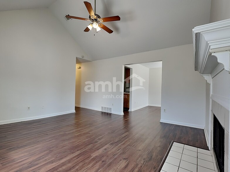 Building Photo - 4938 Copper Valley Dr E