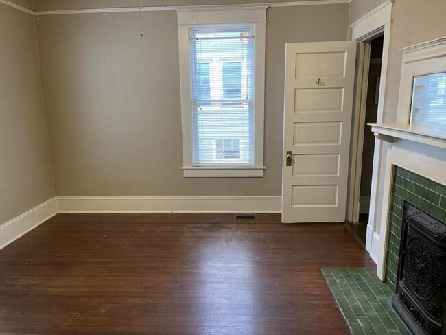 Building Photo - 220-A N. Cedar St.