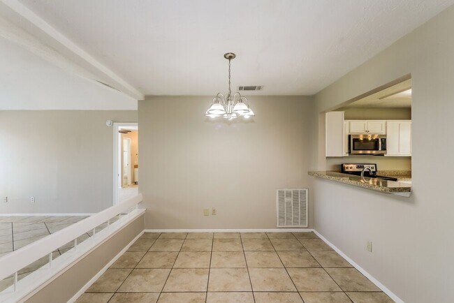 Building Photo - 8443 S Meadow Bird Cir