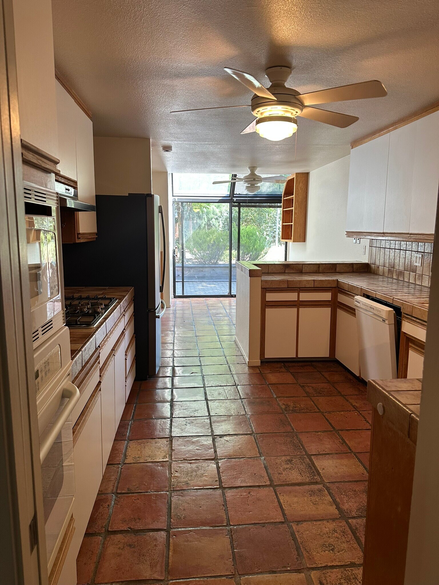 Building Photo - 909 Alvarado Ave