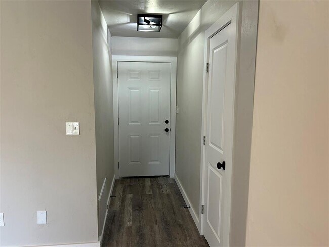 Building Photo - 10026 Caton Pl