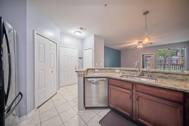 Building Photo - 953 E Summerfield Glen Cir