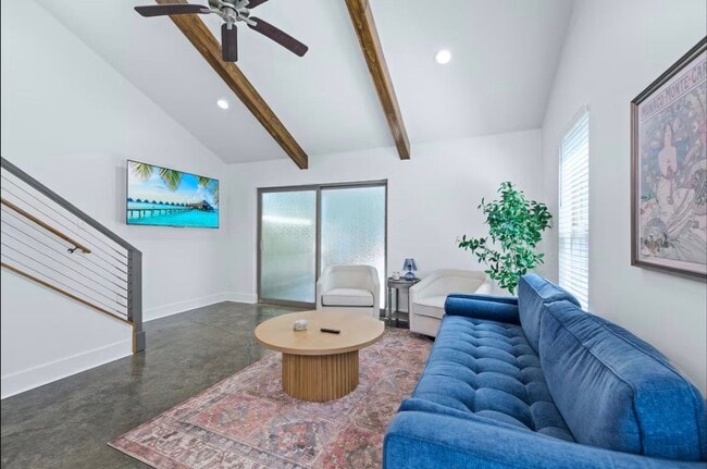 Building Photo - FOR RENT in LAFAYETTE!