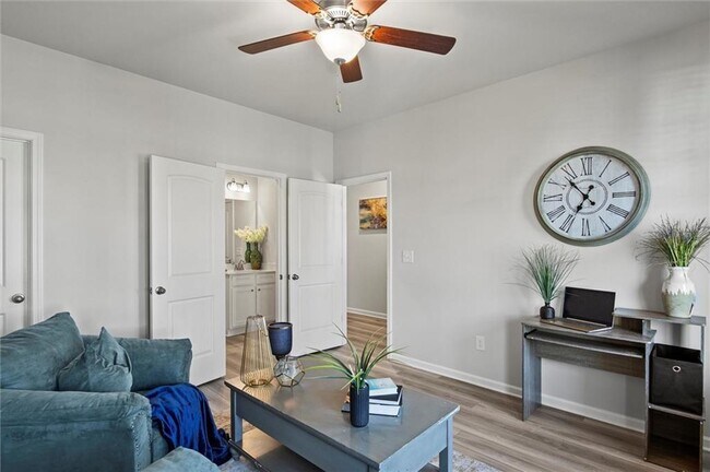 Building Photo - 213 Chiswick Lp