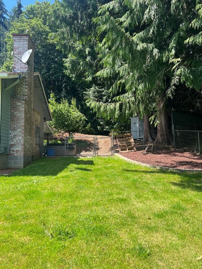 Building Photo - 3 bedroom 2.5 bathroom Home in Lake Steven...
