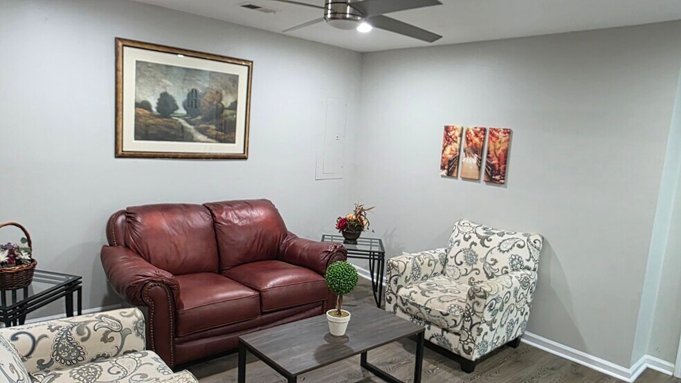 Building Photo - 1417 22nd Ave N