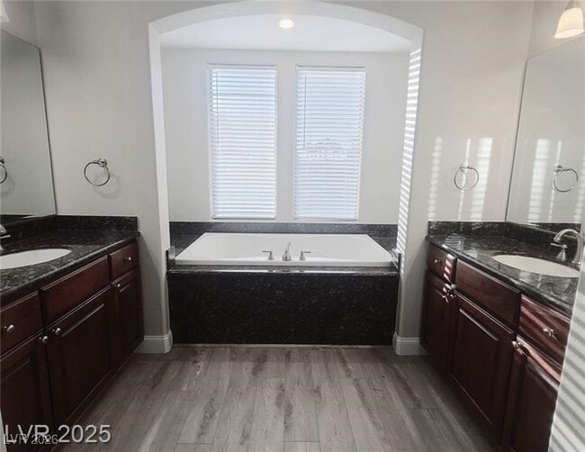 Building Photo - 927 Via Canale Dr