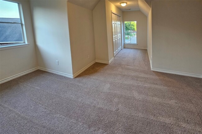 Building Photo - 2202 Cherry Hill Ct