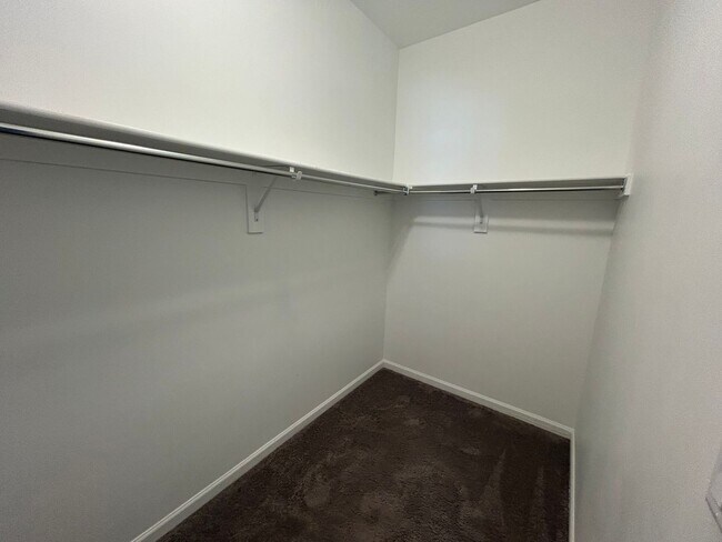 Building Photo - 3 Bedroom 2 Bathroom Townhouse in Payson, Utah!