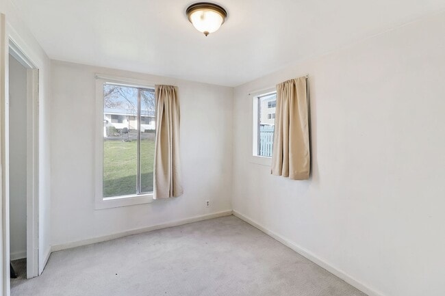 Building Photo - 2 Bed 1 Bath - Harbor Views - Pet Friendly - NAS Whidbey