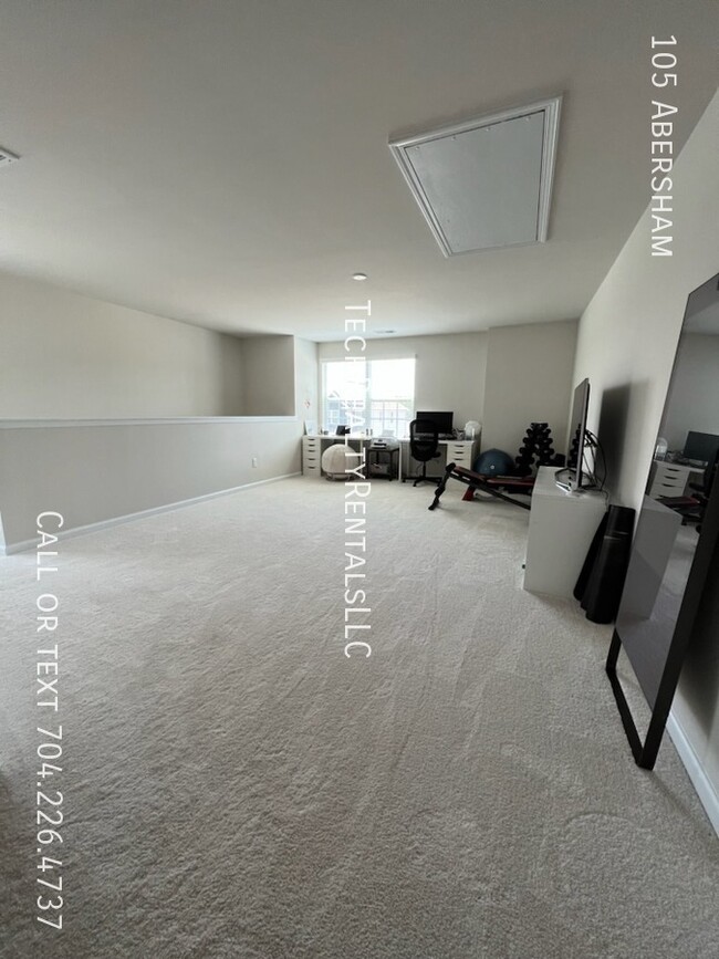 Building Photo - 105 Abersham-