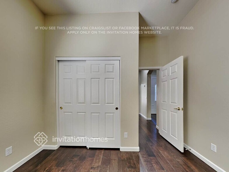 Building Photo - 7209 W Paradise Ln