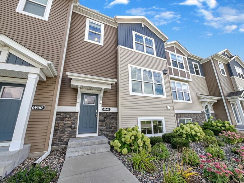 Building Photo - 6964 Huckleberry Dr