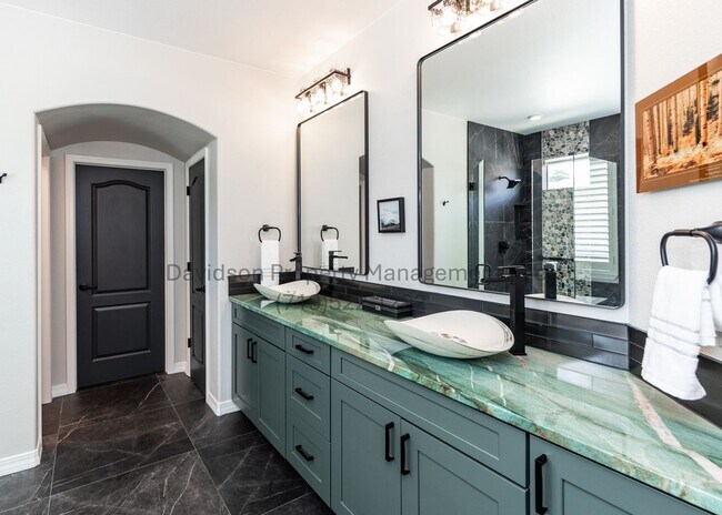 Building Photo - Gorgeous 4 Bedroom House in Pine Creek