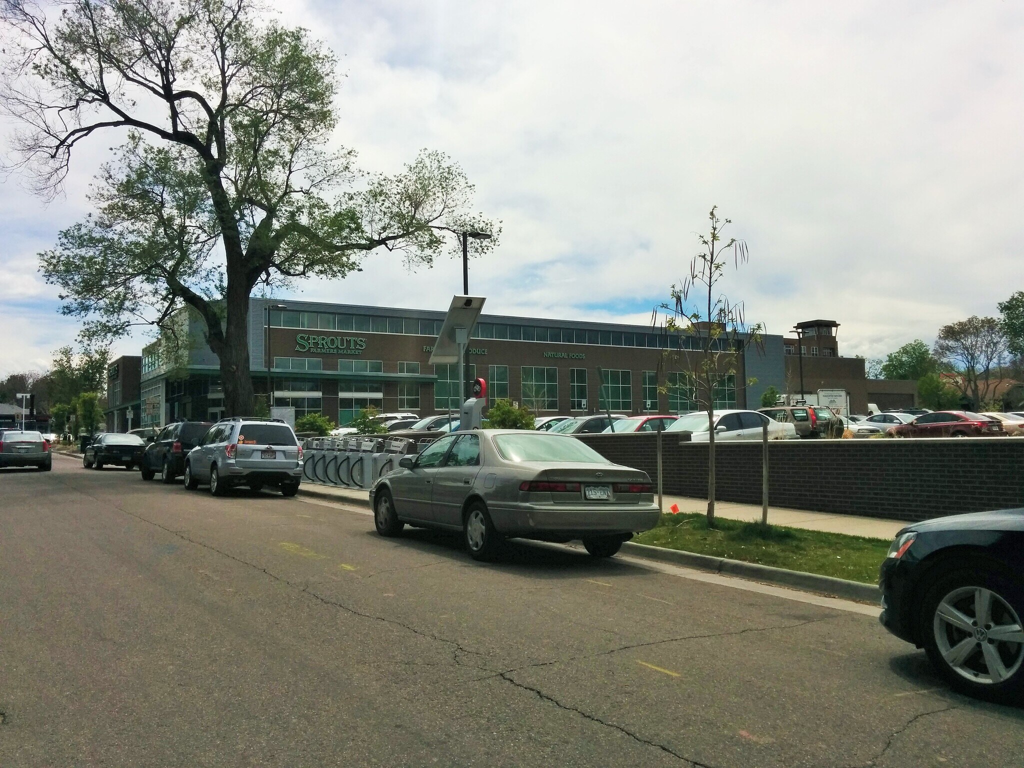 Building Photo - 1330 Elizabeth St