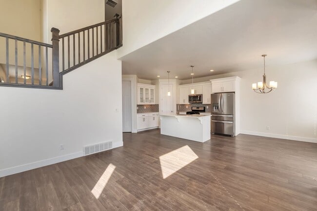 Building Photo - Modern Row End Townhome w 2 car attached g...