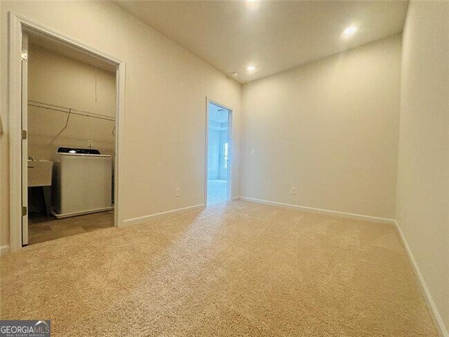 Building Photo - 206 Bastian Dr