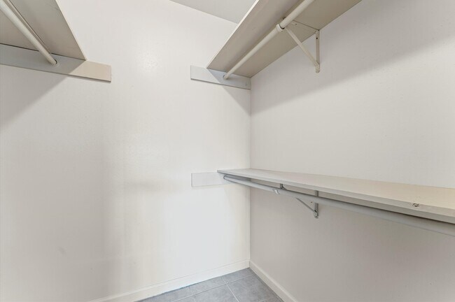 Building Photo - 711 Whippoorwill Dr