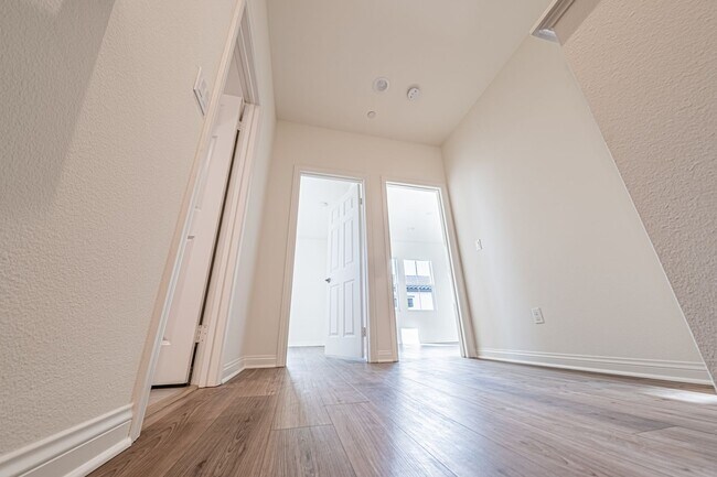 Building Photo - Brand New 3 Bedroom