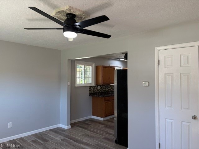 Building Photo - 4837 Willowbrook Dr