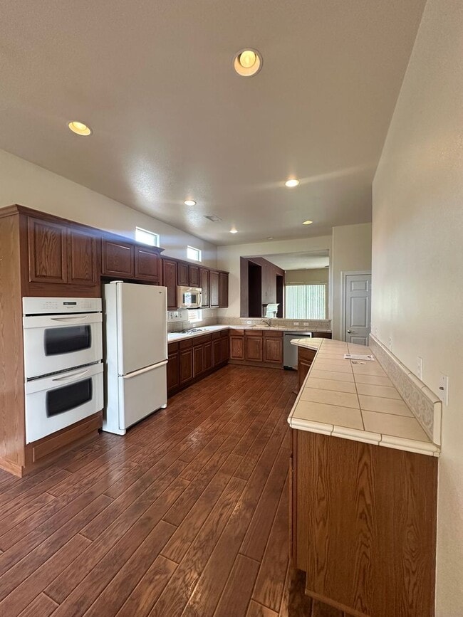 Building Photo - Toscana Charming Home in Gated 55+ Community