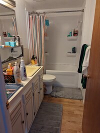 Building Photo - 516 Deines Ct