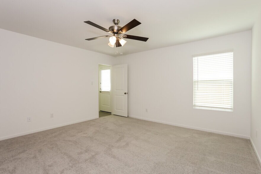 Building Photo - 1725 Crossbill St