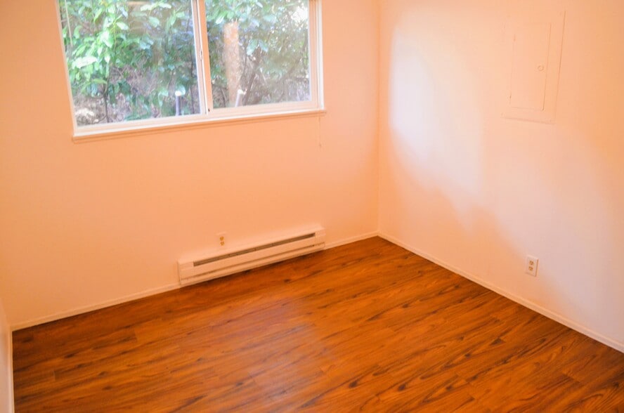 Building Photo - 317 Linn Ave