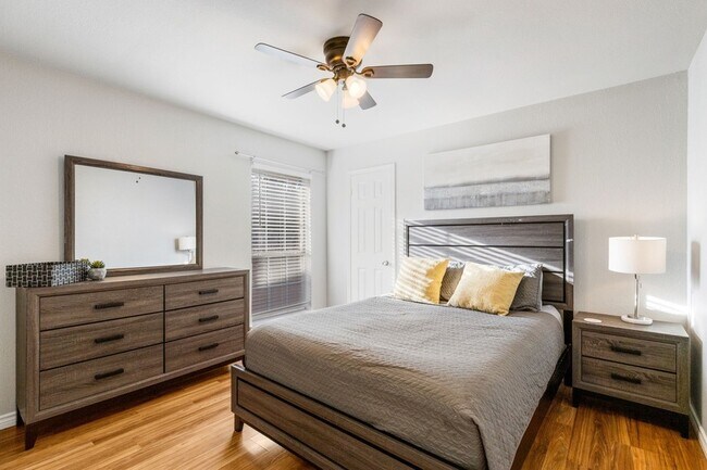 Building Photo - 4709 Justin Dr