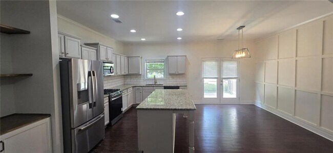 Building Photo - 1785 Garbrooke Cove
