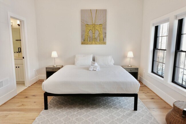 Building Photo - Luxury Rowhouse Living in Columbia Heights (w/Solar!)
