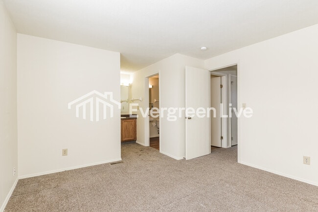 Building Photo - 8241 Schoolgate Dr