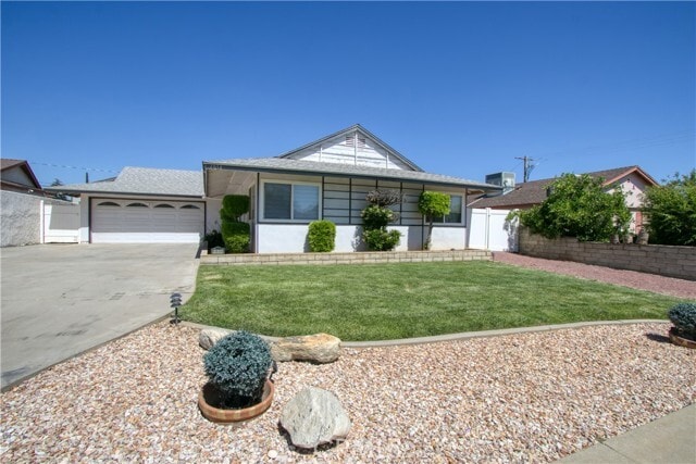 Building Photo - 1034 Thompson Ave