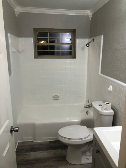 Building Photo - 2023 S Louisiana St