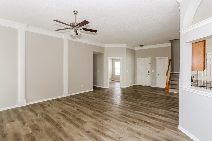 Building Photo - 5719 Falls Ridge Ln