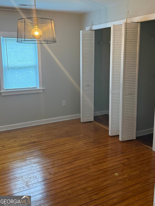 Building Photo - 1750 Linwood Ave