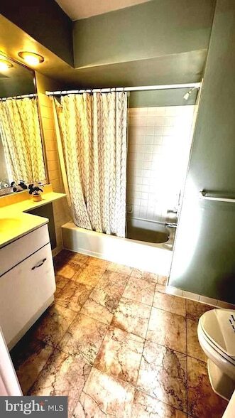 Building Photo - 812 Eagles Chase Dr