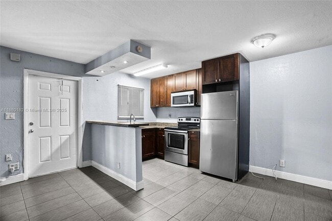 Primary Photo - 37 SW 14th St