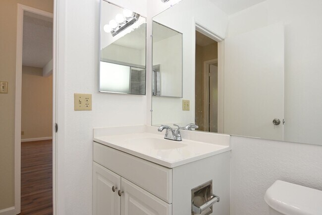 Building Photo - 1181 Casa Marcia Pl