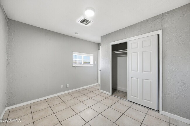 Building Photo - 5206 W Ocotillo Rd