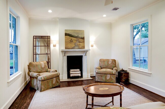Building Photo - 138 Lakeview Dr