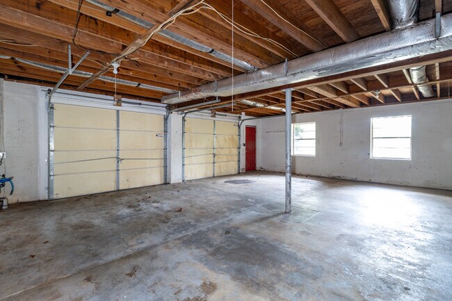 Building Photo - 630 Colonial Dr