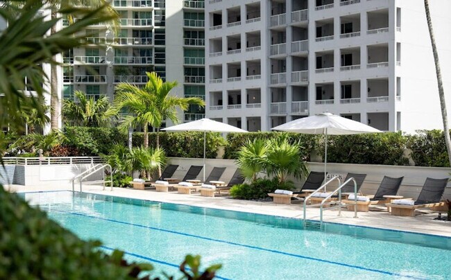 Building Photo - 1395 Brickell Bay Dr