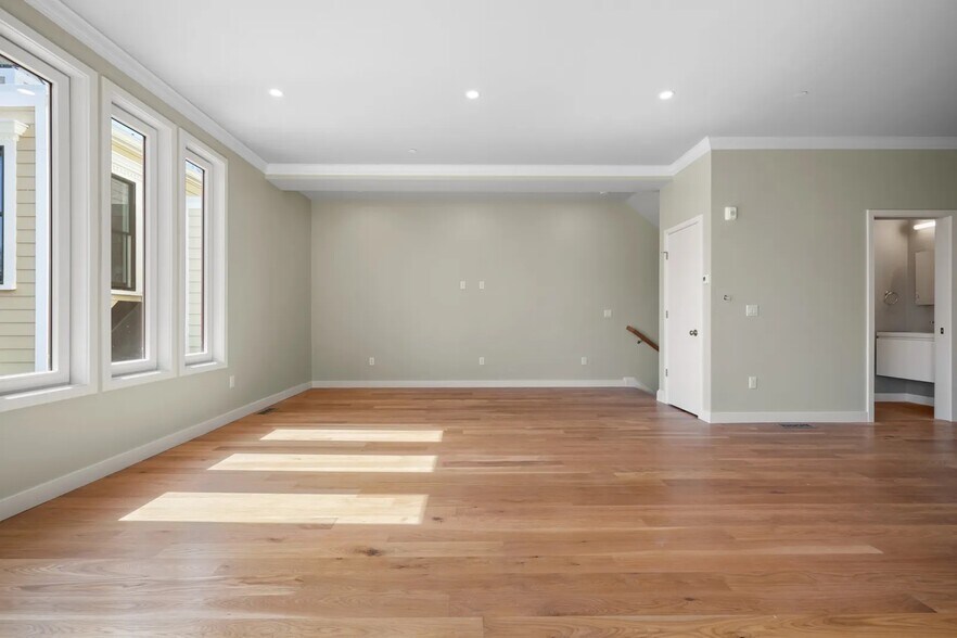 Building Photo - 147 Grampian Way