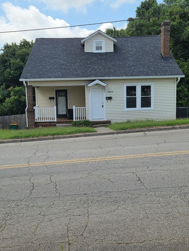 Building Photo - 106 E Hunter St
