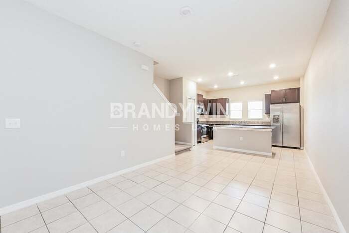 Building Photo - 5576 Mercado Dr