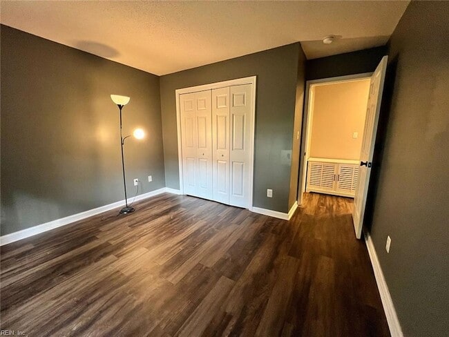 Building Photo - 120 Misty Ridge Ln