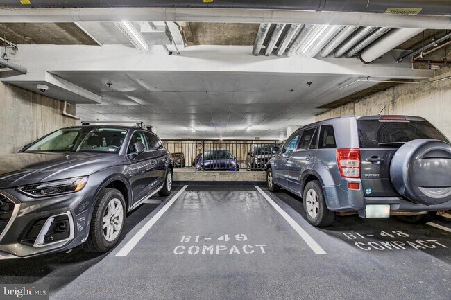 Building Photo - 1021 N Garfield St