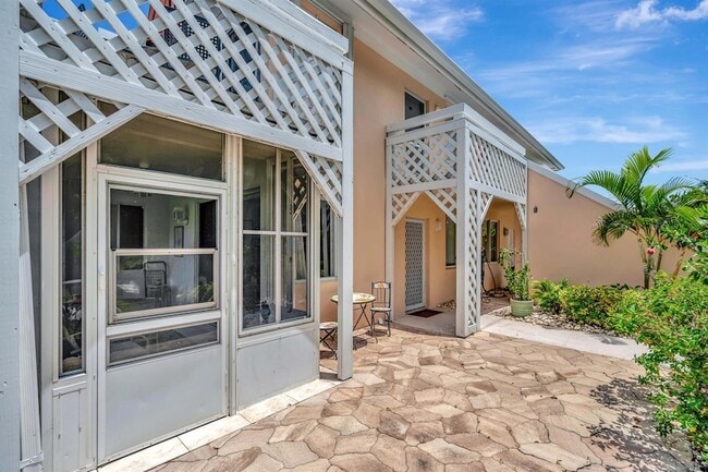 Building Photo - 353 S US Hwy 1