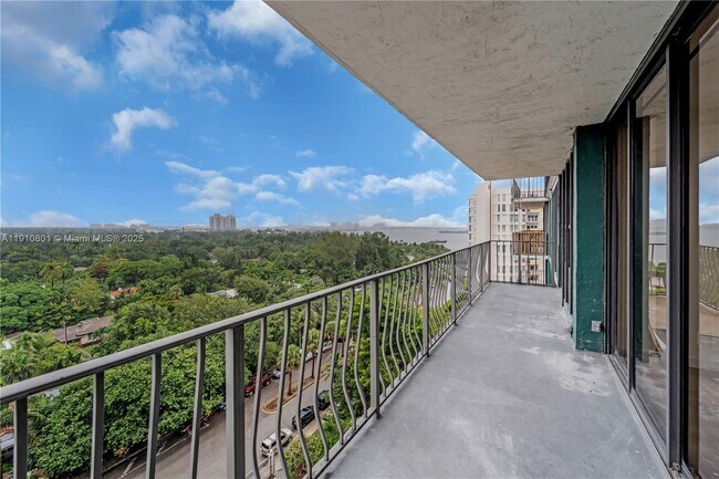 Building Photo - 780 NE 69th St